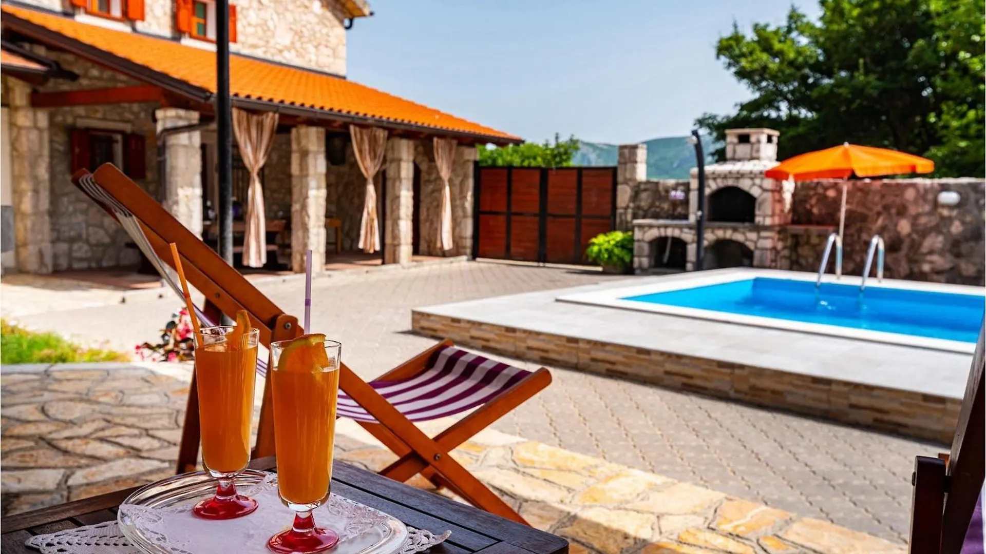 Villa Castra Drivenik بيت للعطل