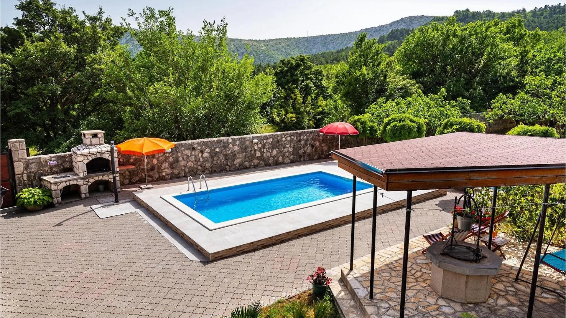 Villa Castra Drivenik بيت للعطل