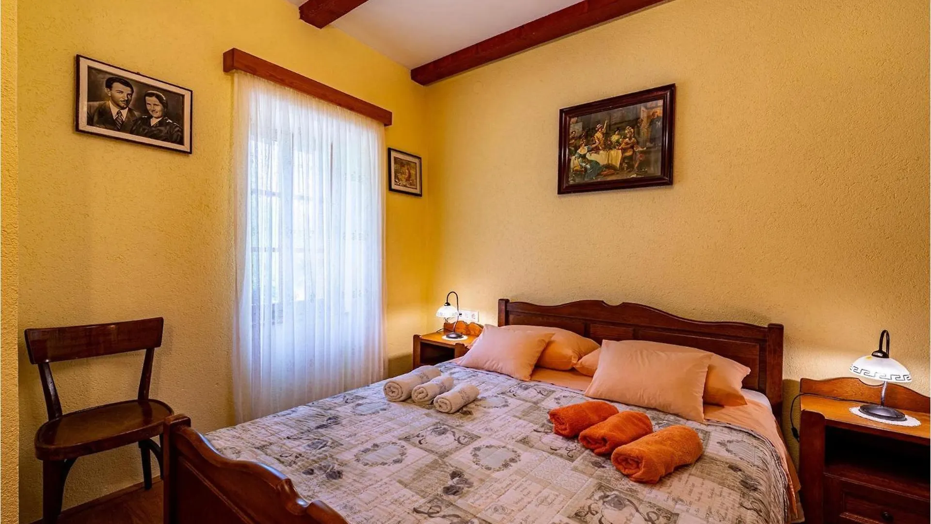 Villa Castra Drivenik بيت للعطل