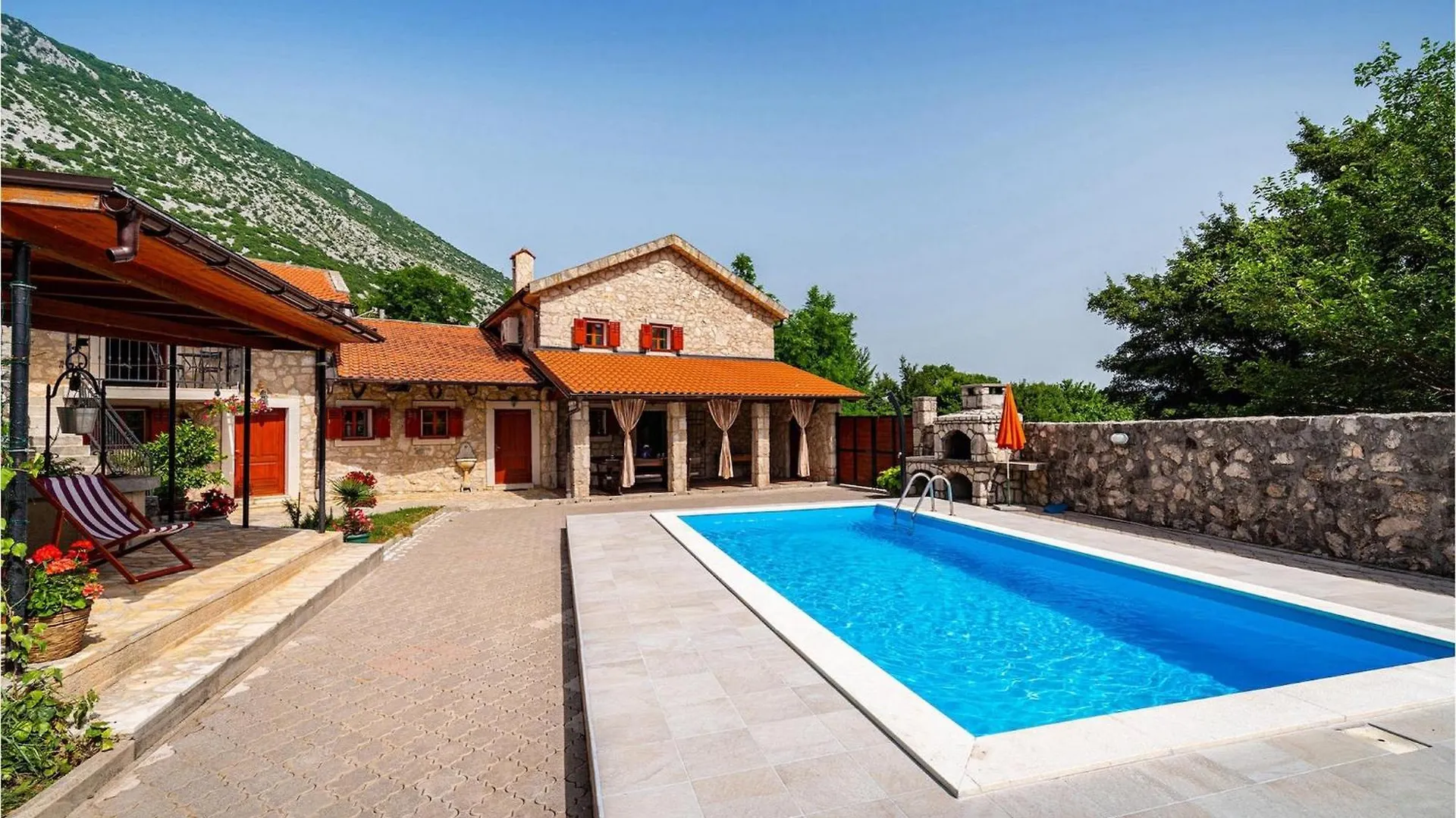Villa Castra Drivenik بيت للعطل